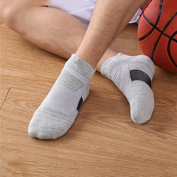 Sports Socks Breathable Moisture Wicking Anti Slip Athletic Socks Grey